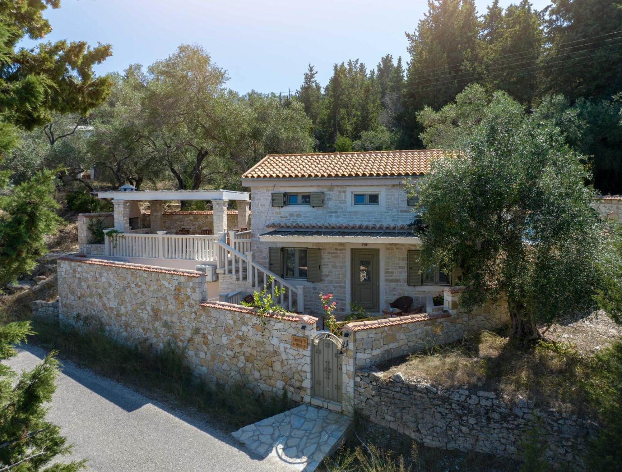 Family'S Nest Villa Lakka  Exterior photo